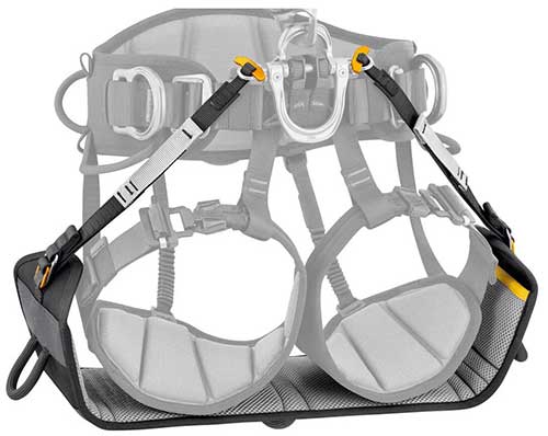 Installation de la sellette Petzl PODIUM sur un harnais