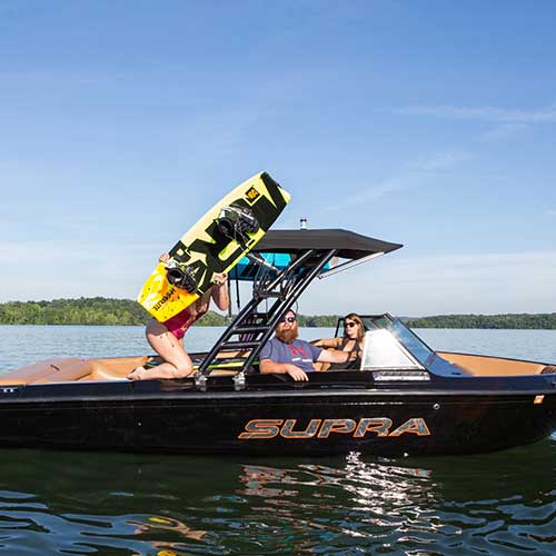 accès facile du rack de wakeboard pour tour de wake Monster Tower